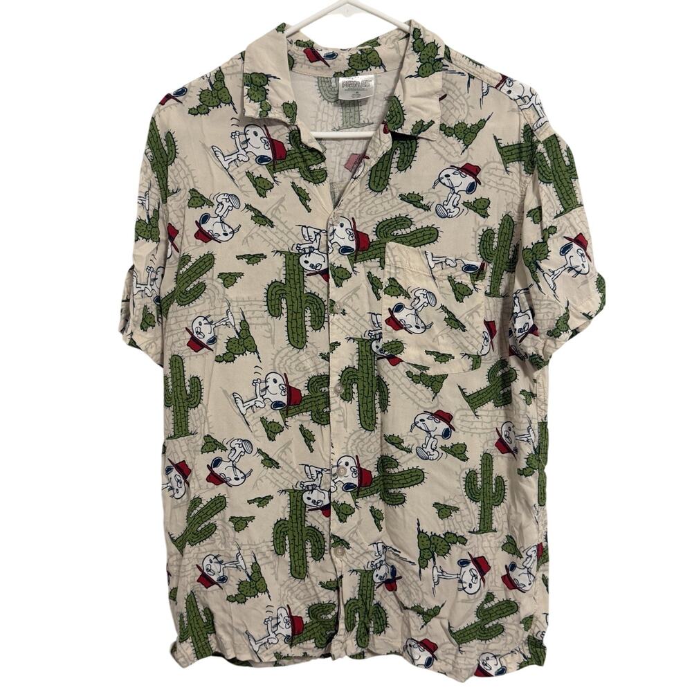 Peanuts Men’s Size M Snoopy Desert Cactus Short Sleeve Button Down Shirt